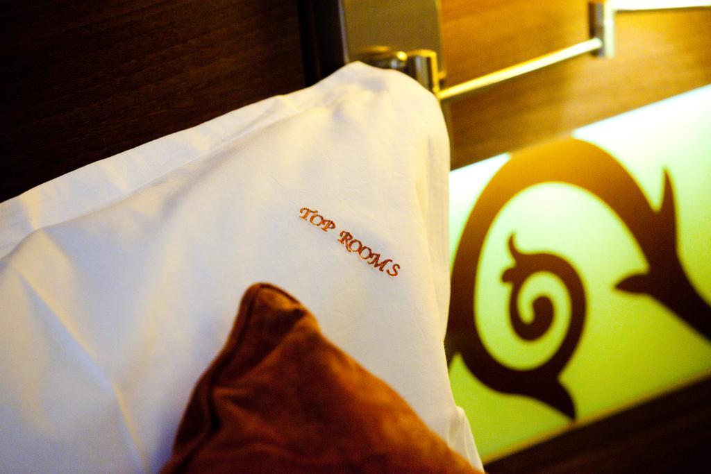Top Rooms Aparthotel Boekarest Buitenkant foto