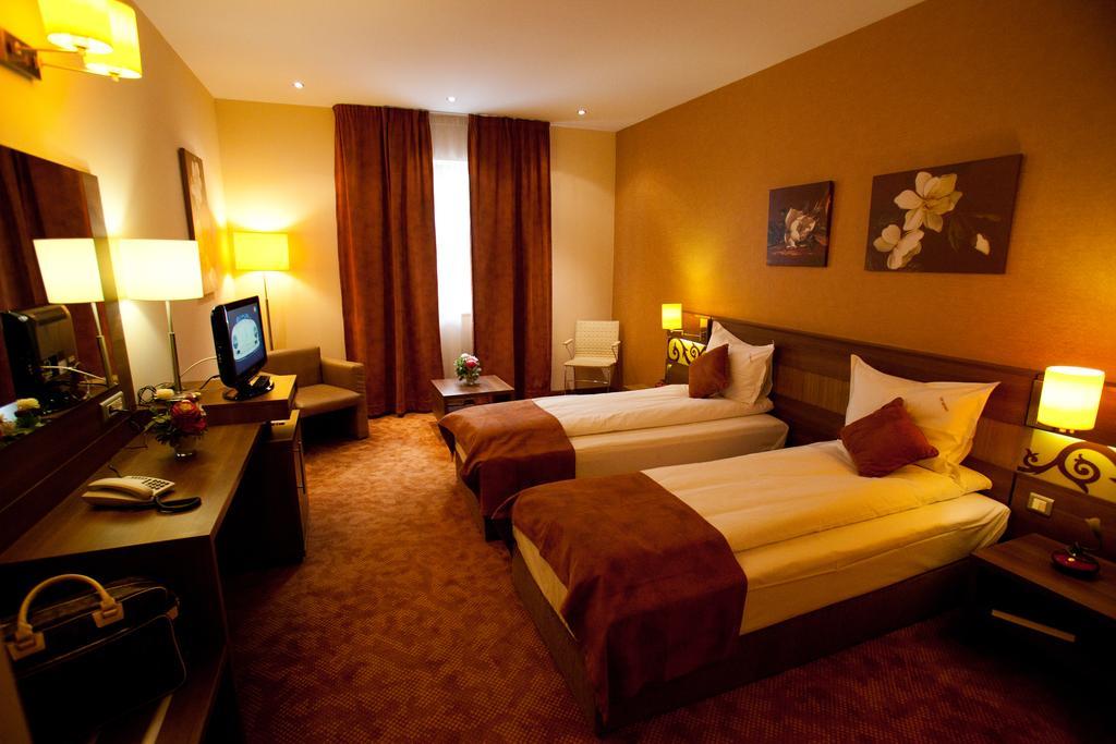 Top Rooms Aparthotel Boekarest Buitenkant foto